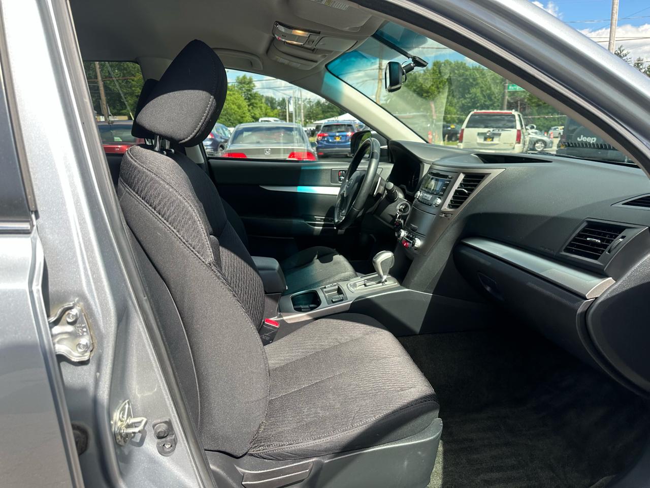 Subaru Outback 4dr Wgn H4 Auto 2.5i Premium 2012