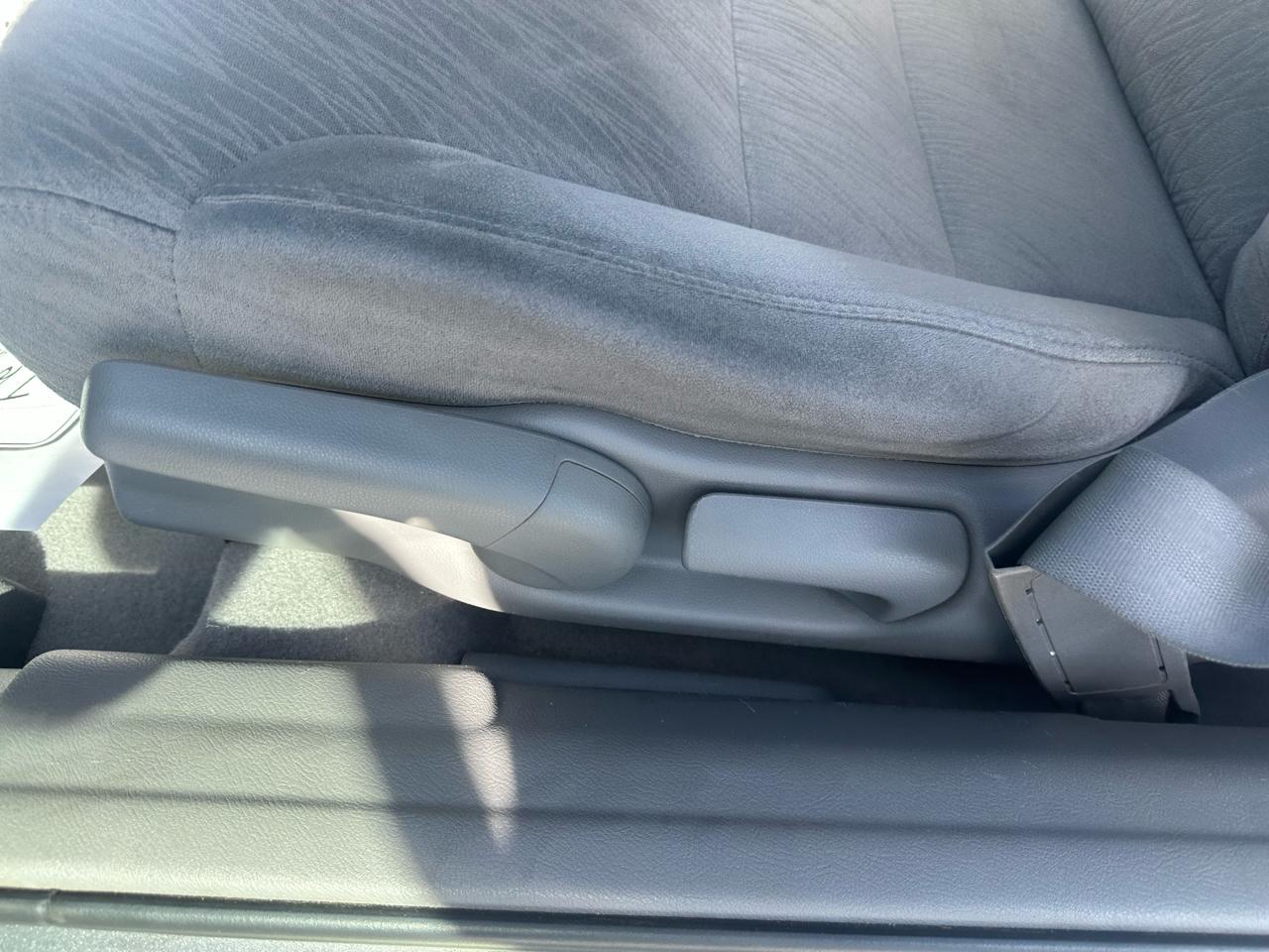 Honda Civic Cpe LX AT 2006
