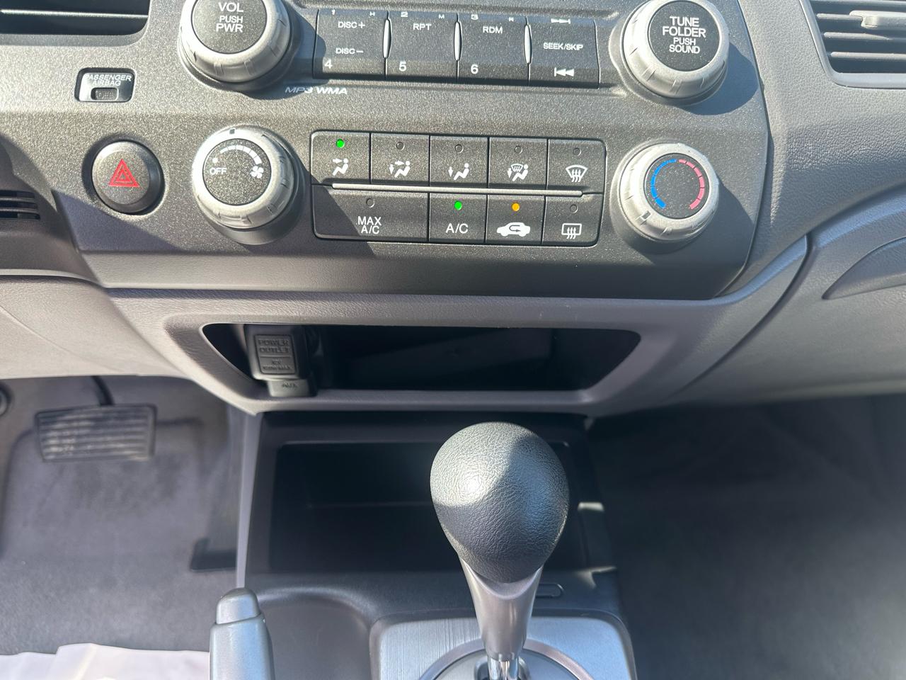 Honda Civic Cpe LX AT 2006