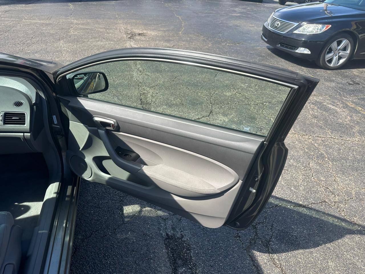 Honda Civic Cpe LX AT 2006