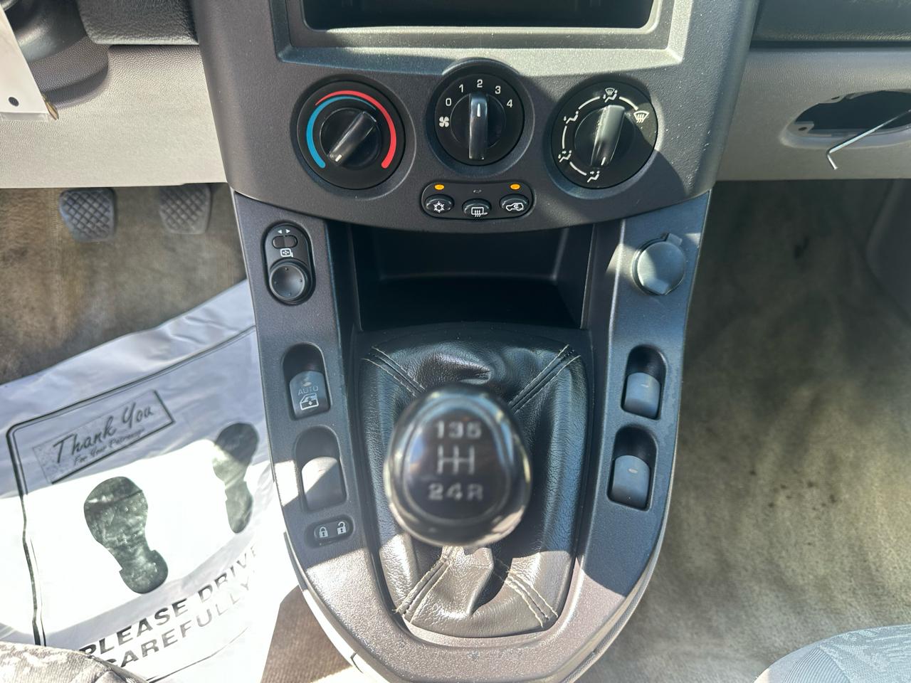 Saturn VUE 4dr FWD Manual 2004