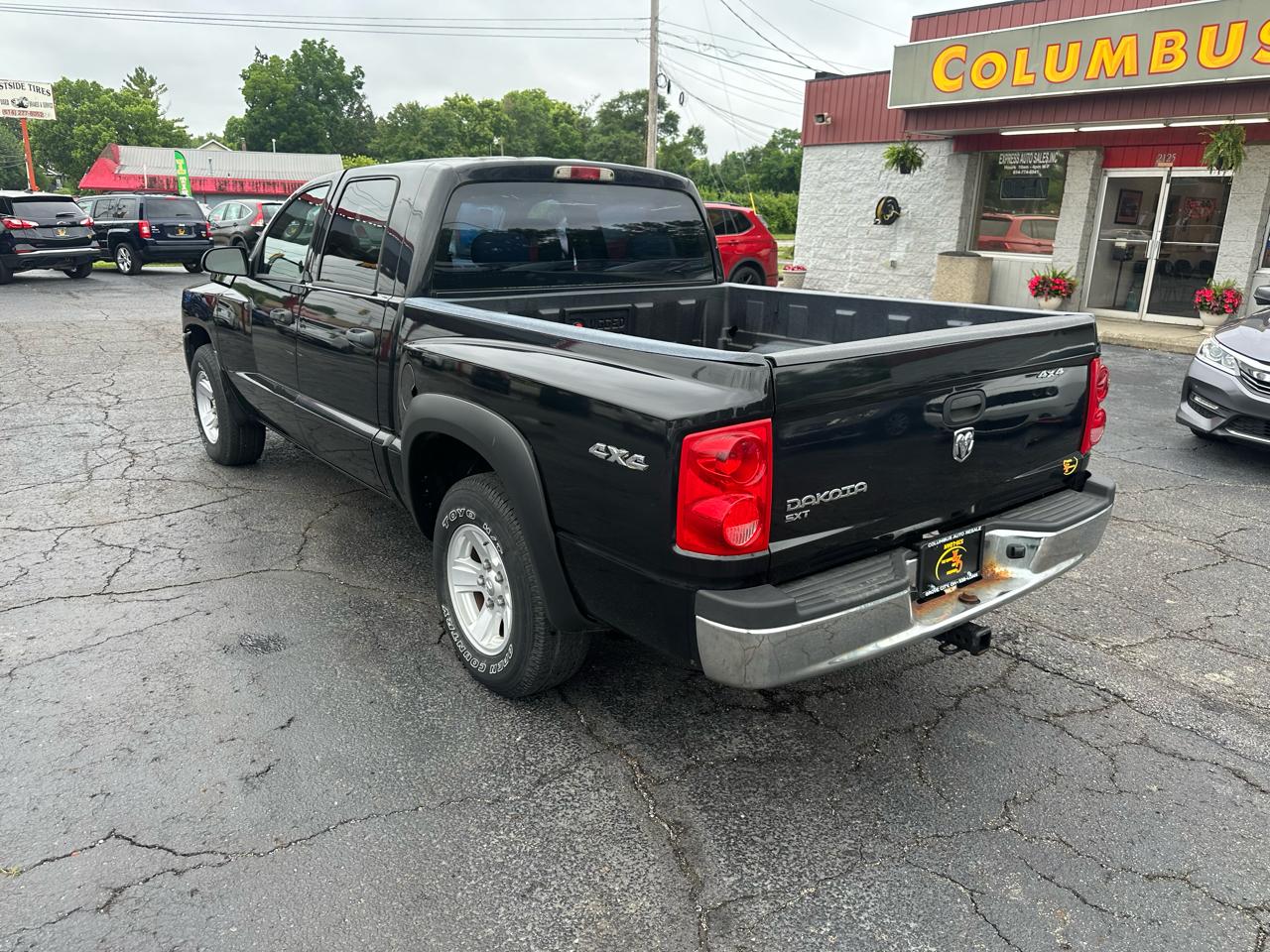 Dodge Dakota 4WD Crew Cab SXT 2008
