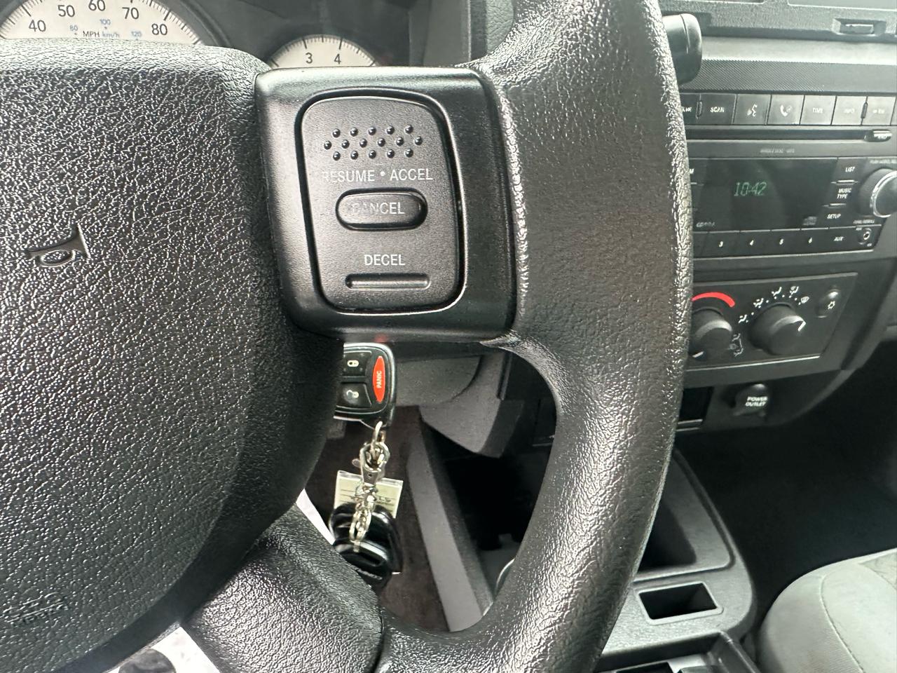 Dodge Dakota 4WD Crew Cab SXT 2008