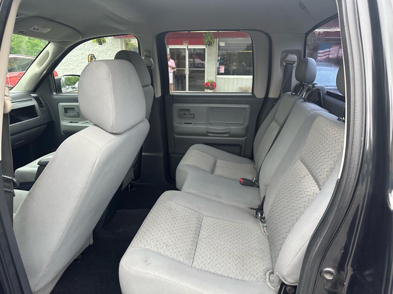 Dodge Dakota 4WD Crew Cab SXT 2008