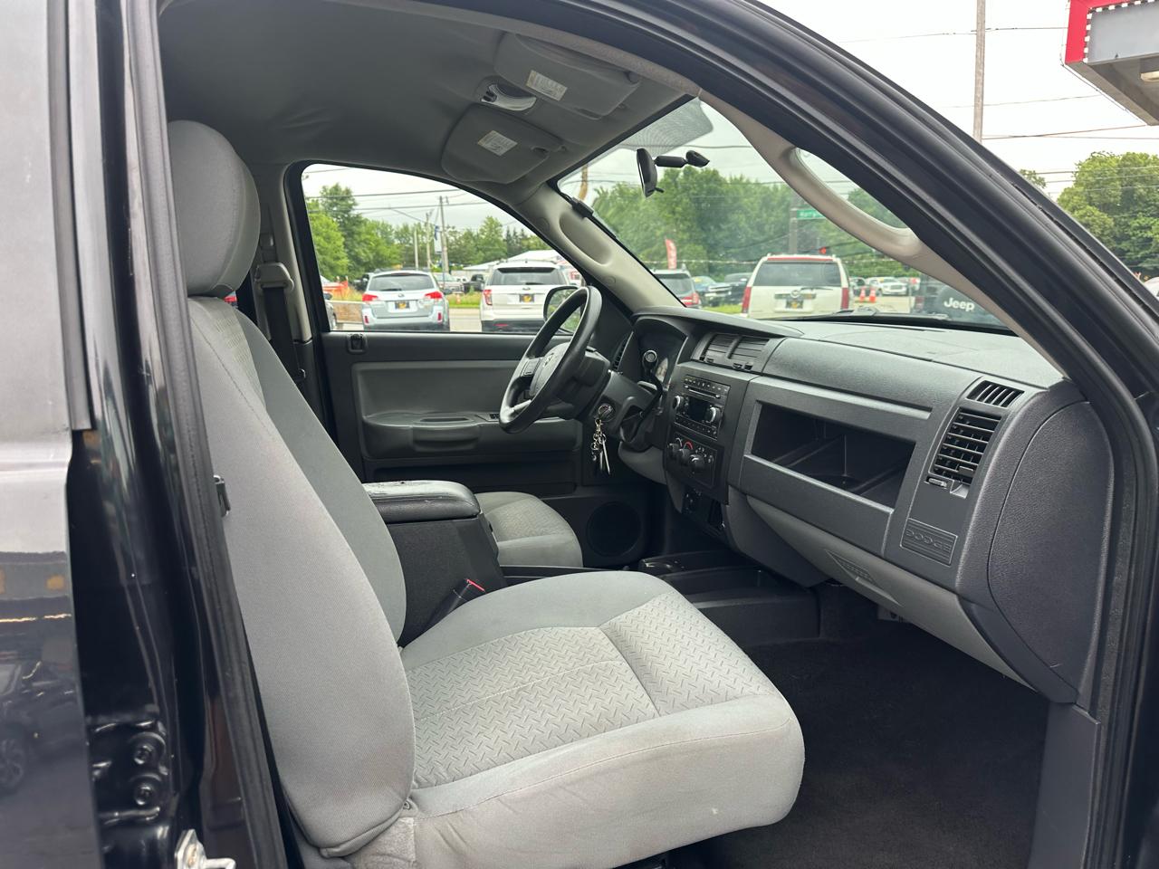 Dodge Dakota 4WD Crew Cab SXT 2008