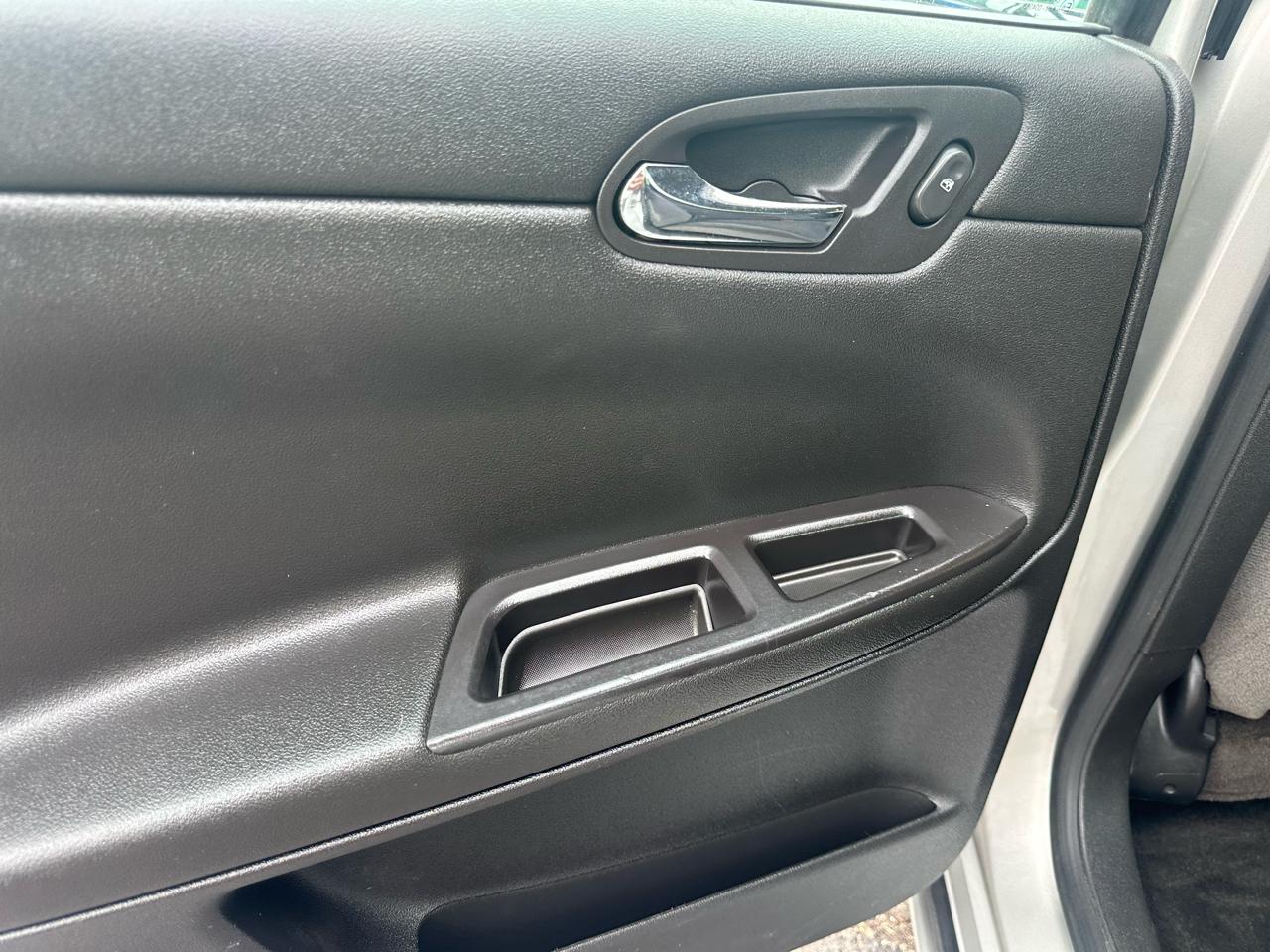 Chevrolet Impala 4dr Sdn 3.5L LT 2007