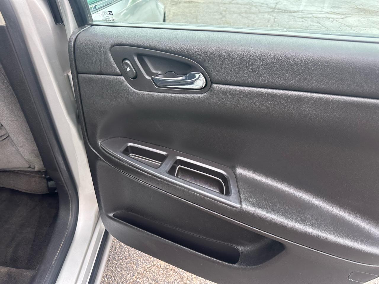 Chevrolet Impala 4dr Sdn 3.5L LT 2007