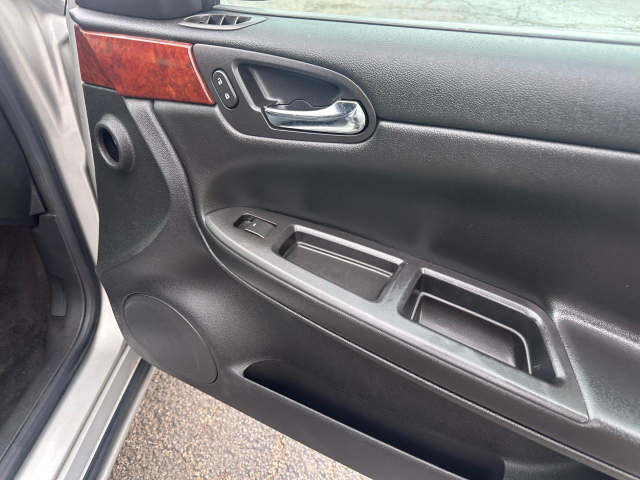 Chevrolet Impala 4dr Sdn 3.5L LT 2007