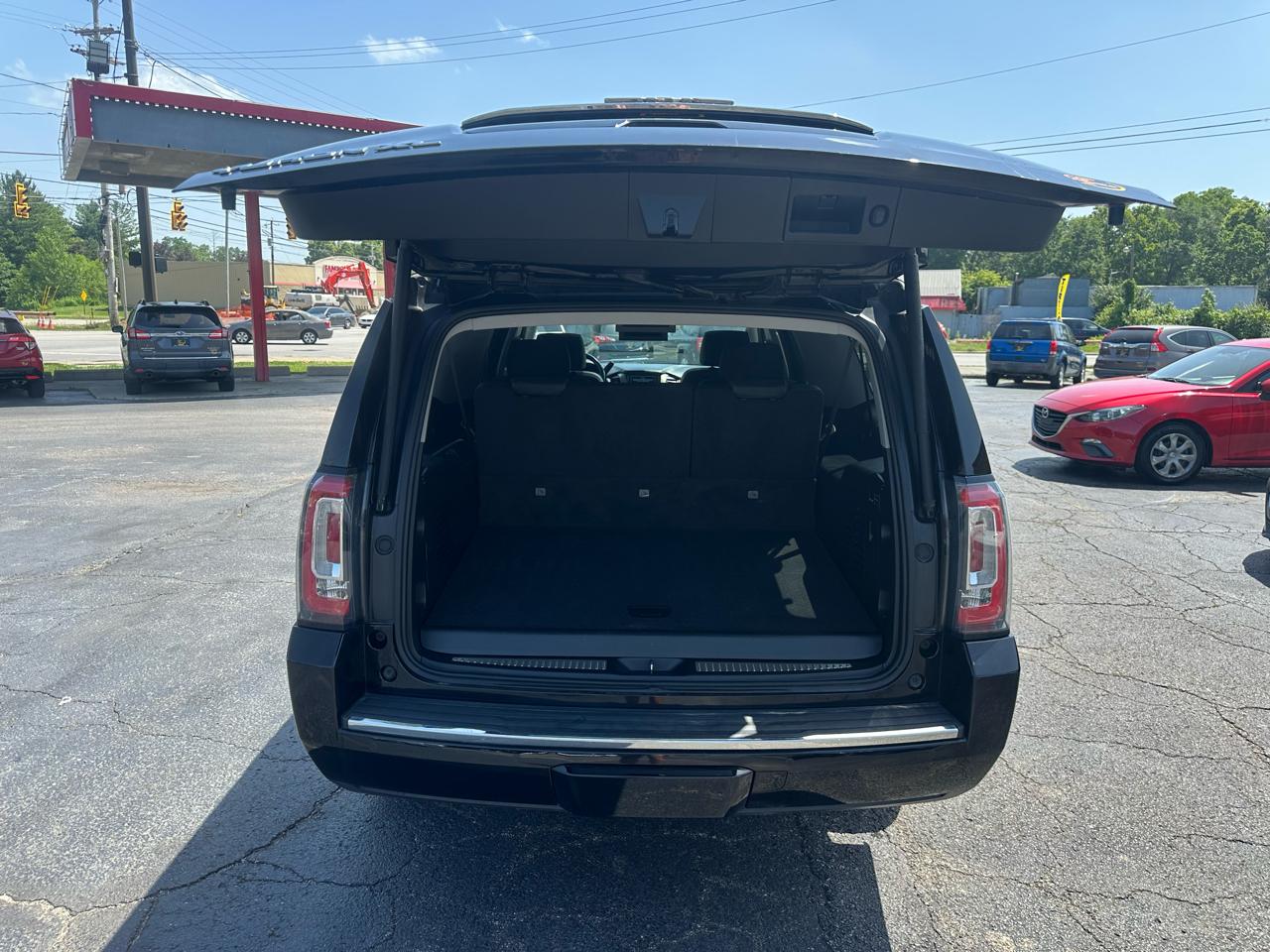 GMC Yukon XL 4WD 4dr Denali 2020