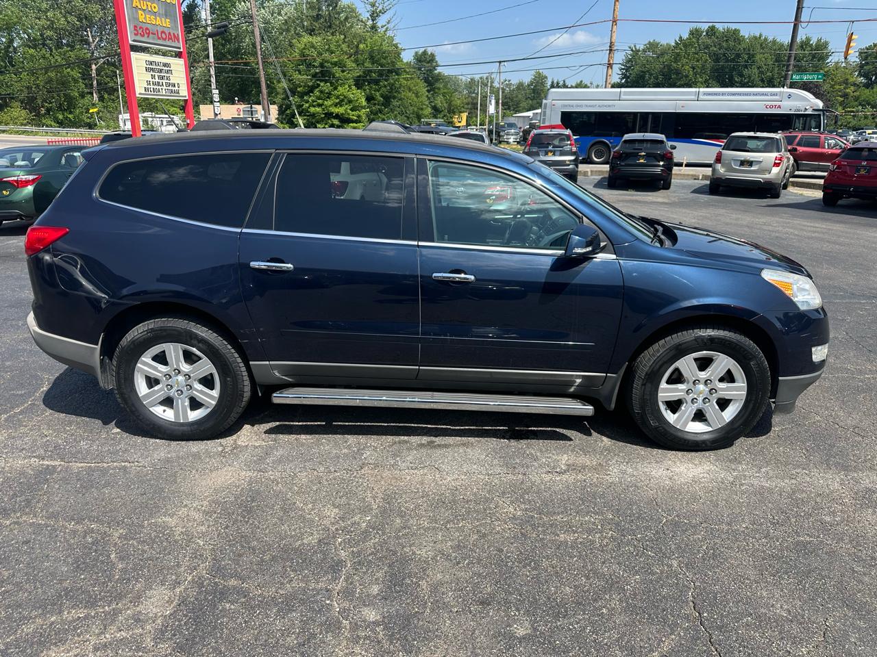 Chevrolet Traverse FWD 4dr LT w/1LT 2011