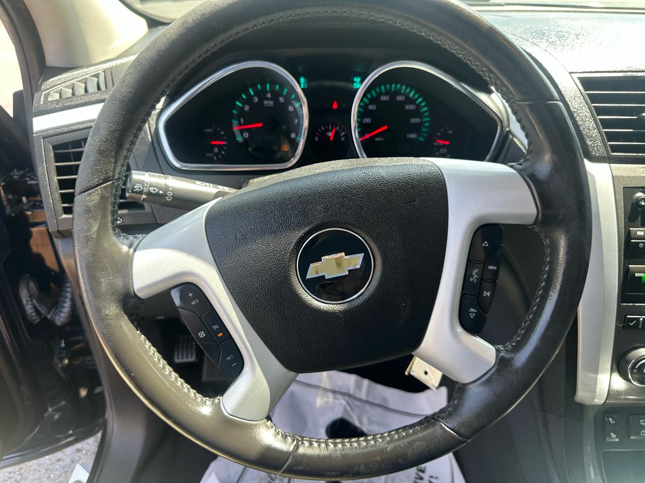 Chevrolet Traverse FWD 4dr LT w/1LT 2011