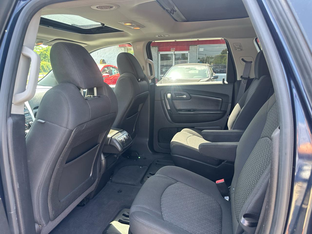 Chevrolet Traverse FWD 4dr LT w/1LT 2011