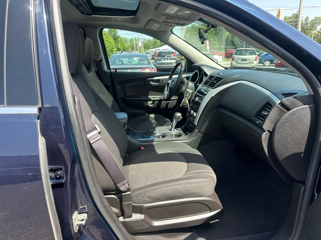 Chevrolet Traverse FWD 4dr LT w/1LT 2011
