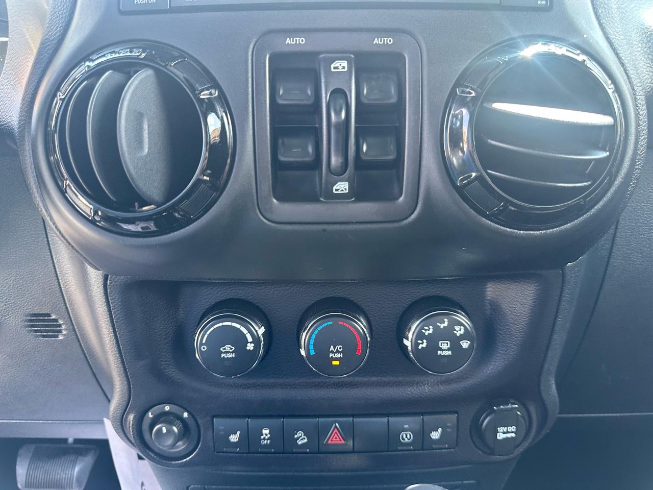 Jeep Wrangler Unlimited 4WD 4dr Altitude 2015