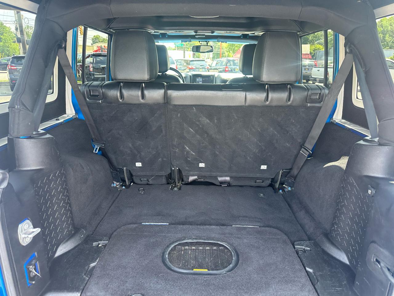 Jeep Wrangler Unlimited 4WD 4dr Altitude 2015