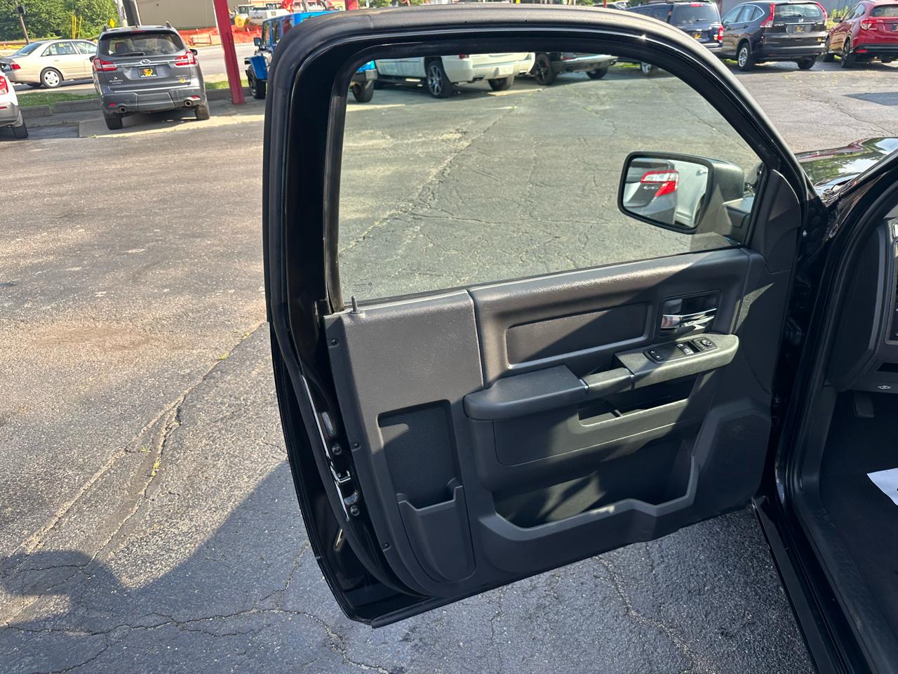 RAM 1500 2WD Reg Cab 120.5" Express 2012