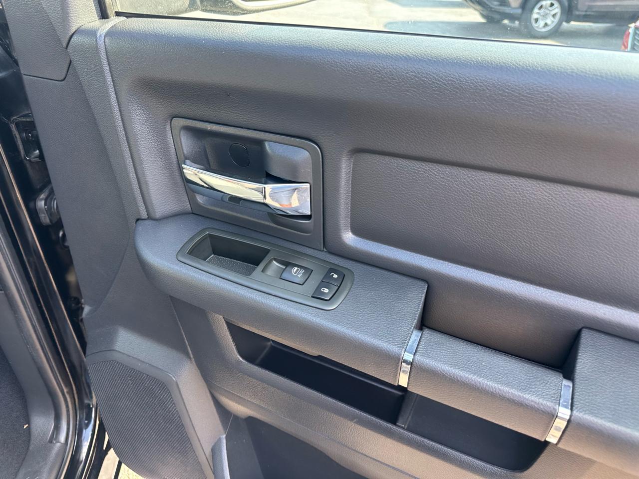 RAM 1500 2WD Reg Cab 120.5" Express 2012