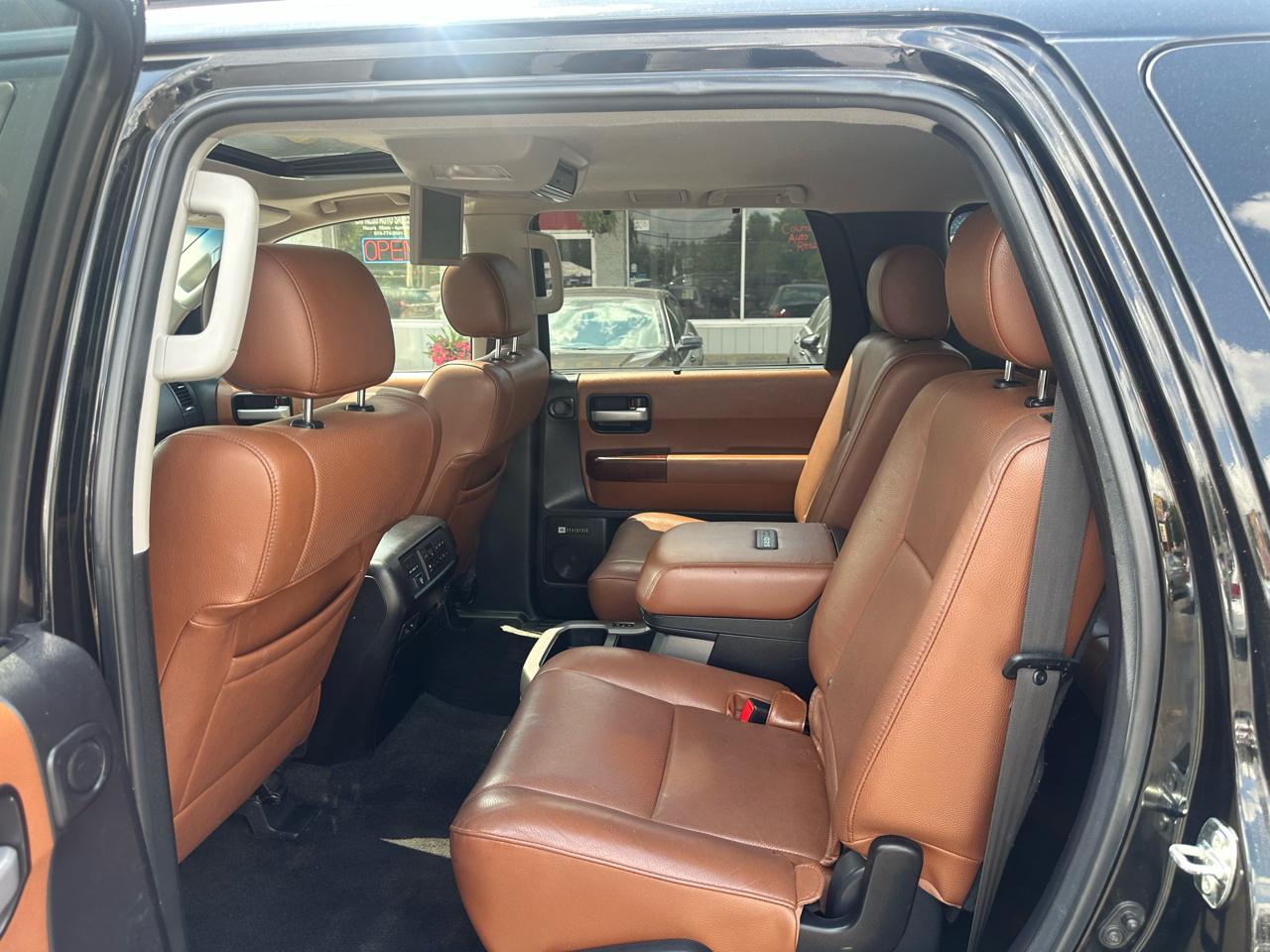 Toyota Sequoia 4WD 5.7L FFV Platinum (Natl) 2014