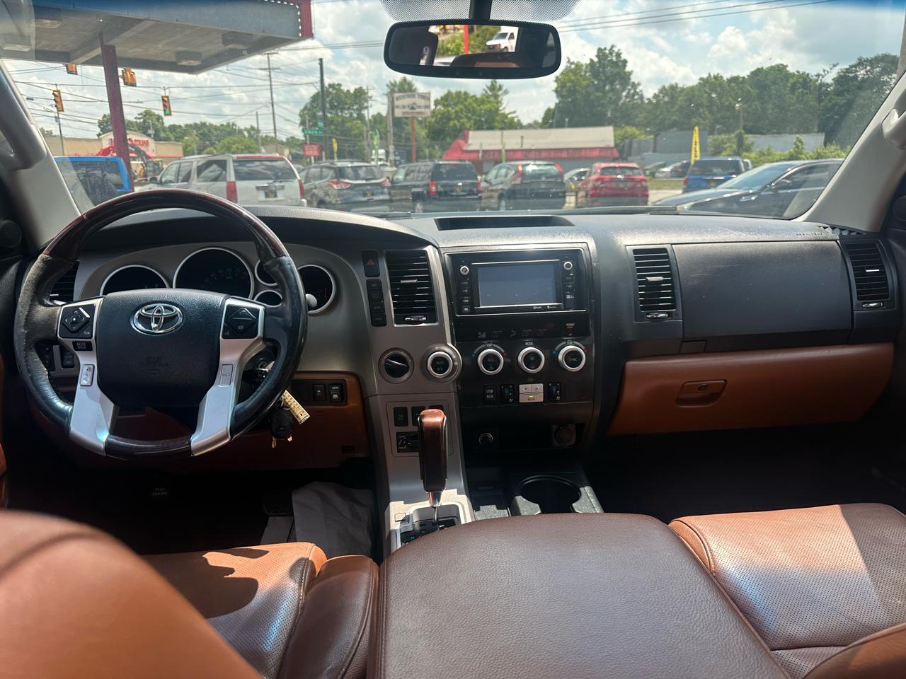 Toyota Sequoia 4WD 5.7L FFV Platinum (Natl) 2014