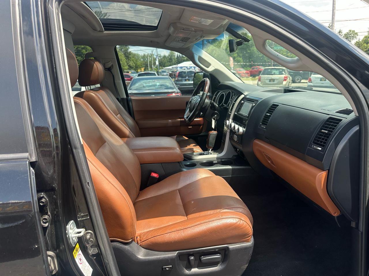Toyota Sequoia 4WD 5.7L FFV Platinum (Natl) 2014