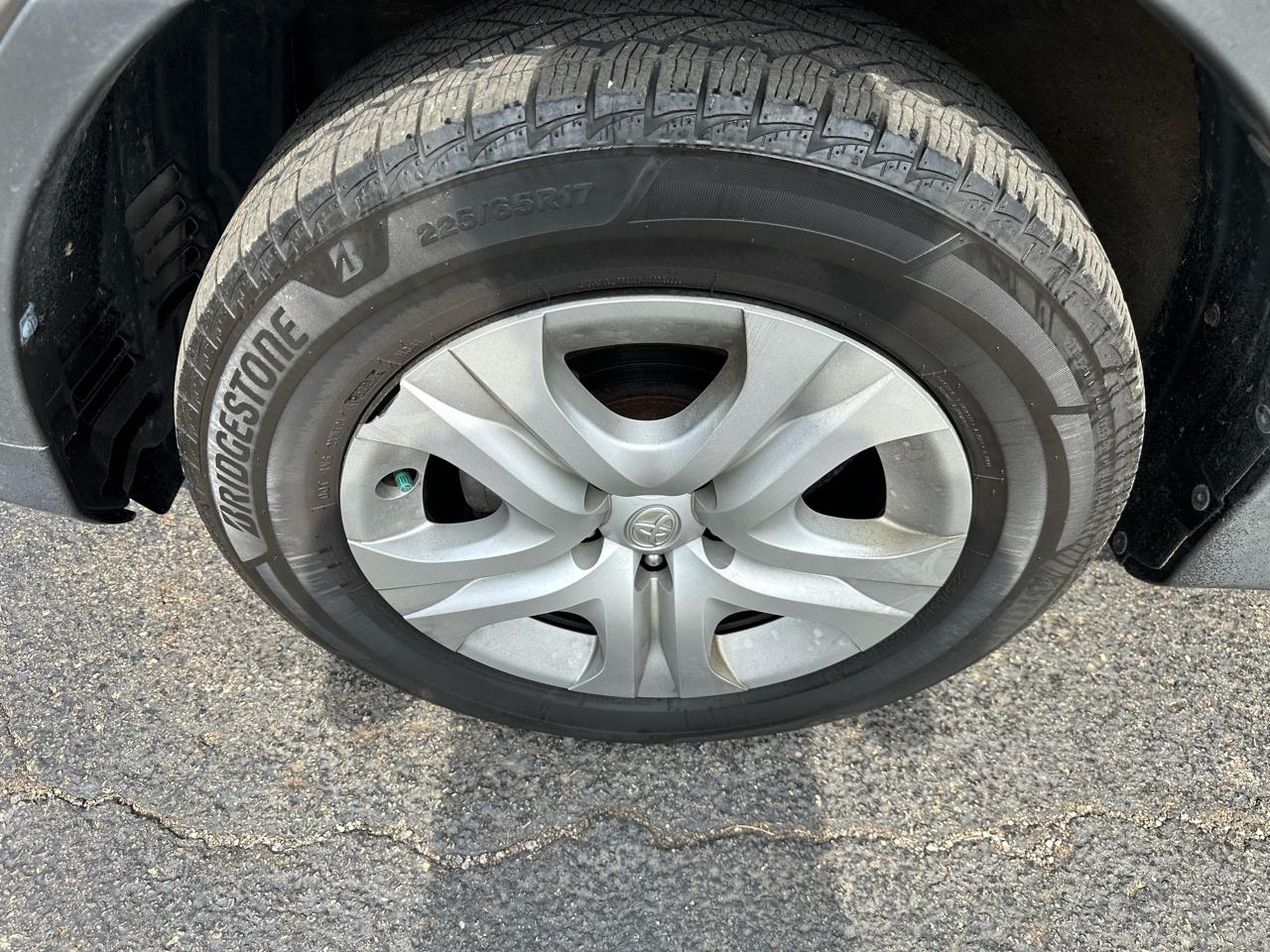 Toyota RAV4 FWD 4dr LE (Natl) 2015