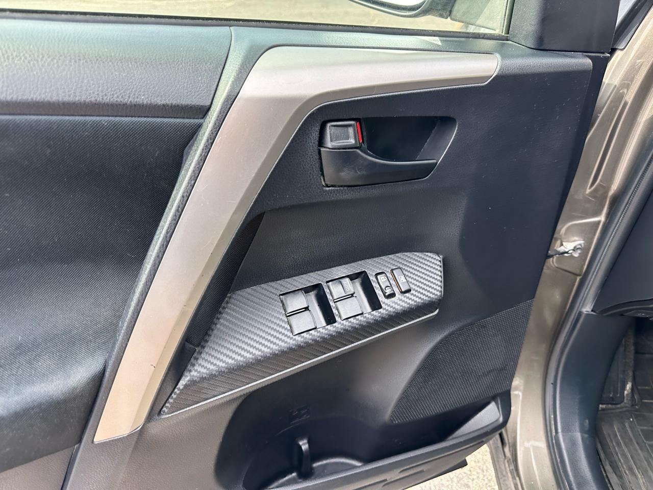 Toyota RAV4 FWD 4dr LE (Natl) 2015