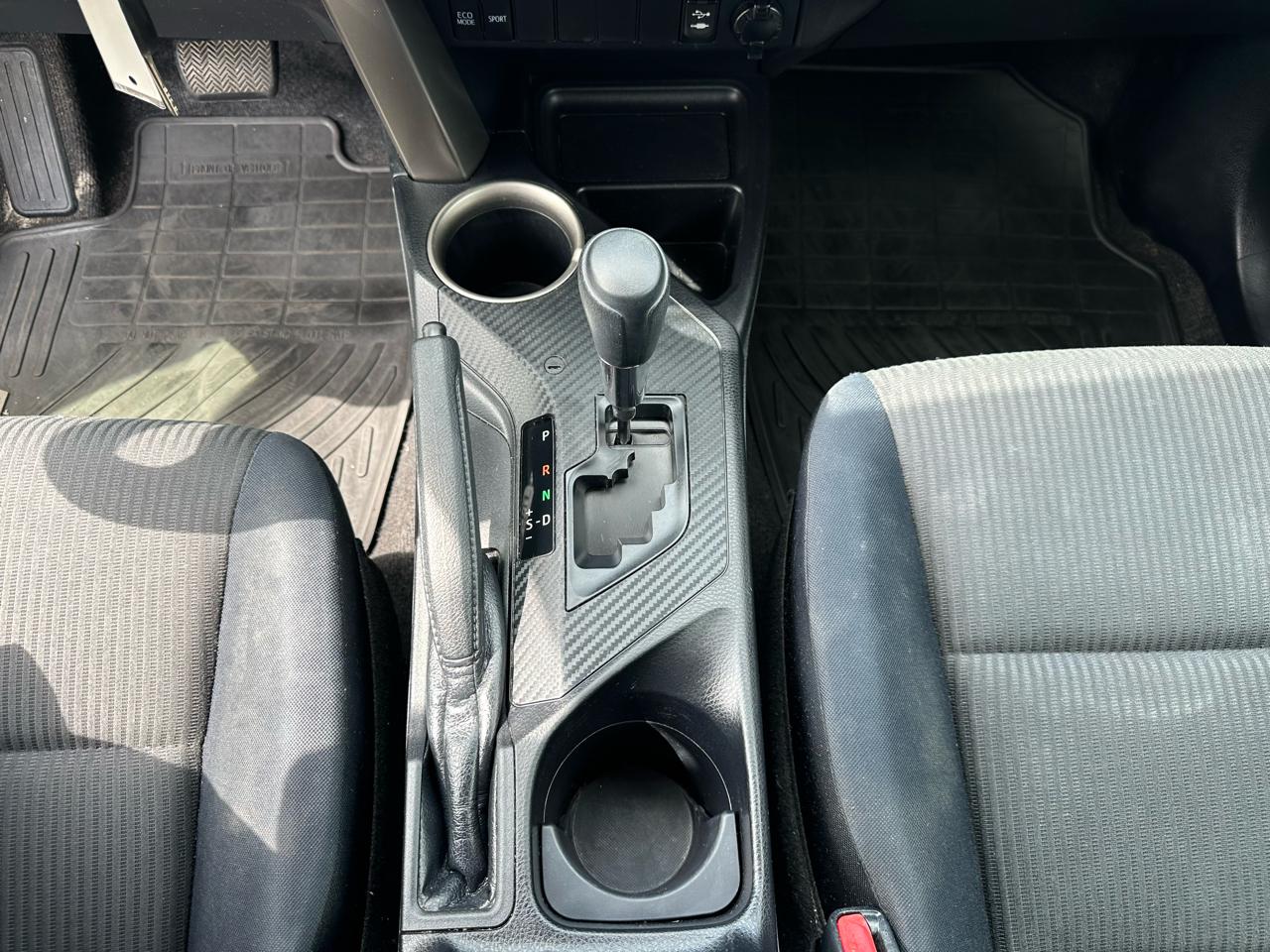 Toyota RAV4 FWD 4dr LE (Natl) 2015