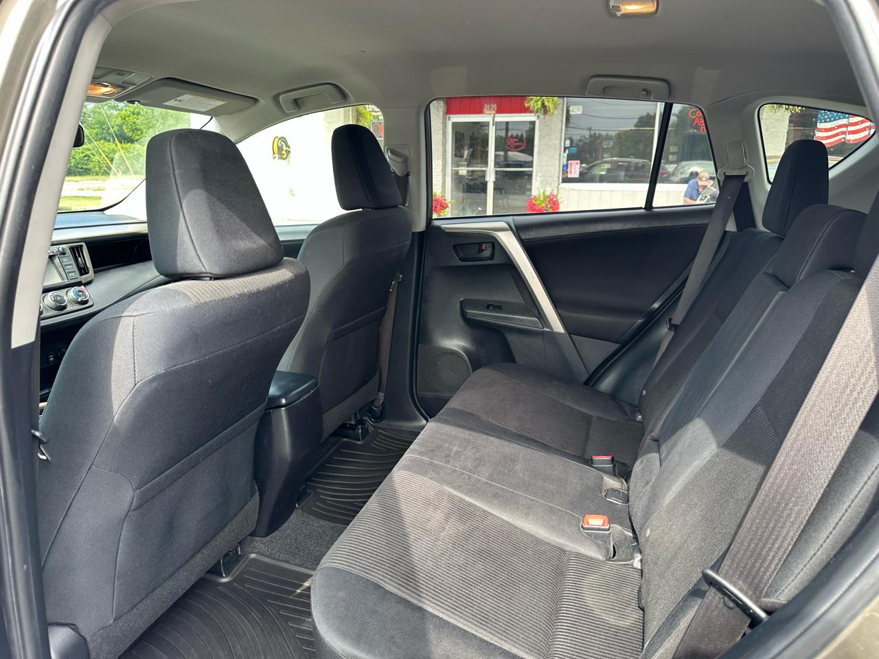 Toyota RAV4 FWD 4dr LE (Natl) 2015