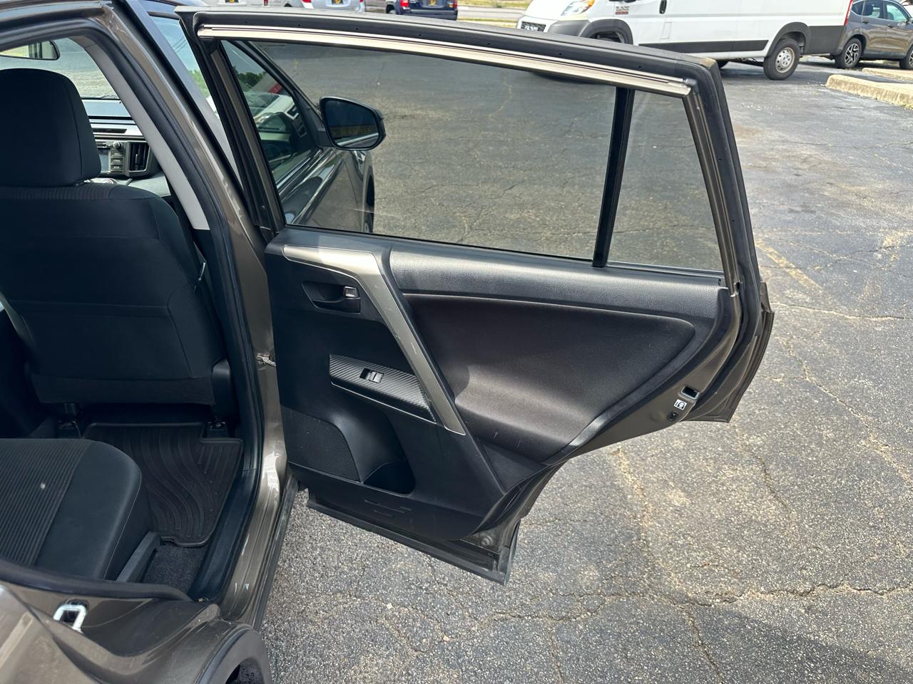Toyota RAV4 FWD 4dr LE (Natl) 2015