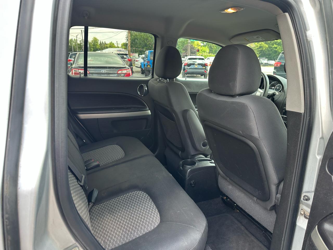 Chevrolet HHR FWD 4dr LS 2009
