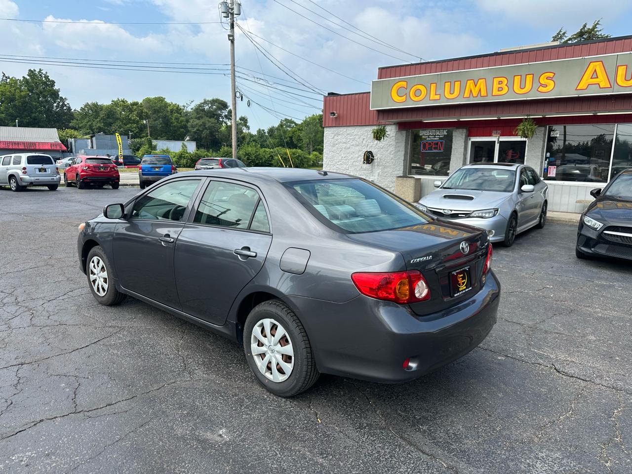 Toyota Corolla 4dr Sdn Man (Natl) 2010