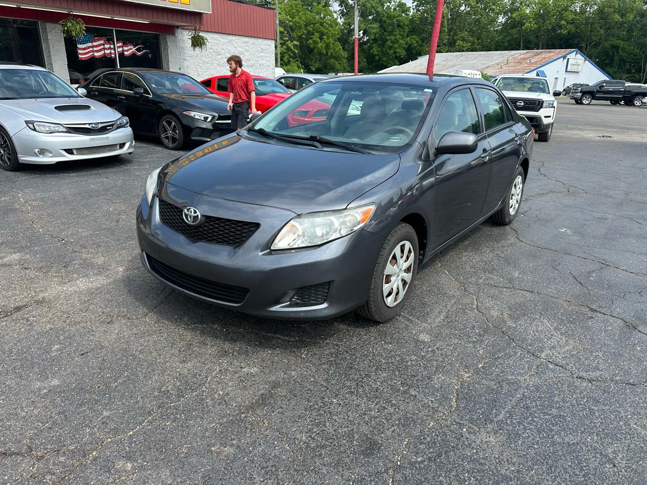 Toyota Corolla 4dr Sdn Man (Natl) 2010