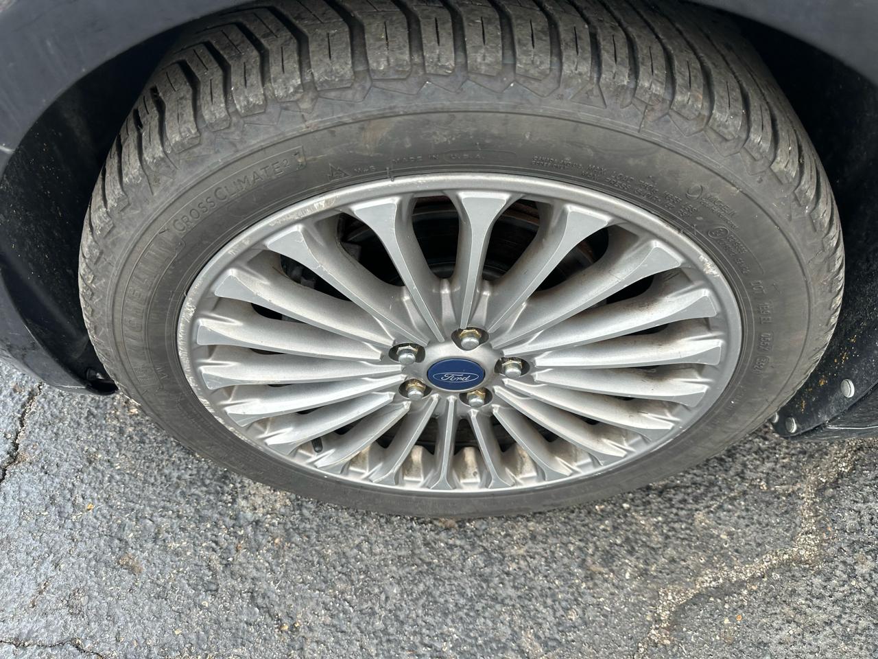 Ford Fusion 4dr Sdn Titanium FWD 2013