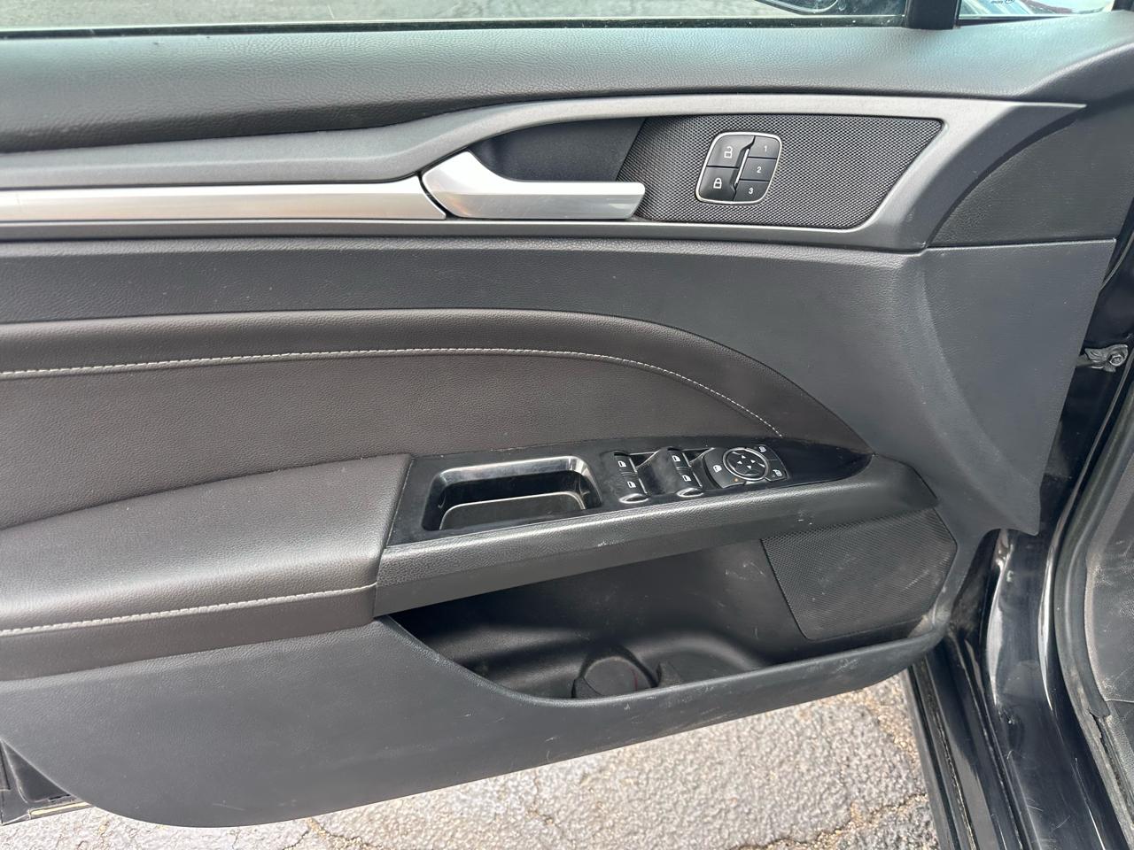 Ford Fusion 4dr Sdn Titanium FWD 2013