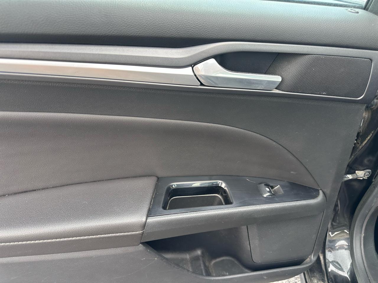 Ford Fusion 4dr Sdn Titanium FWD 2013