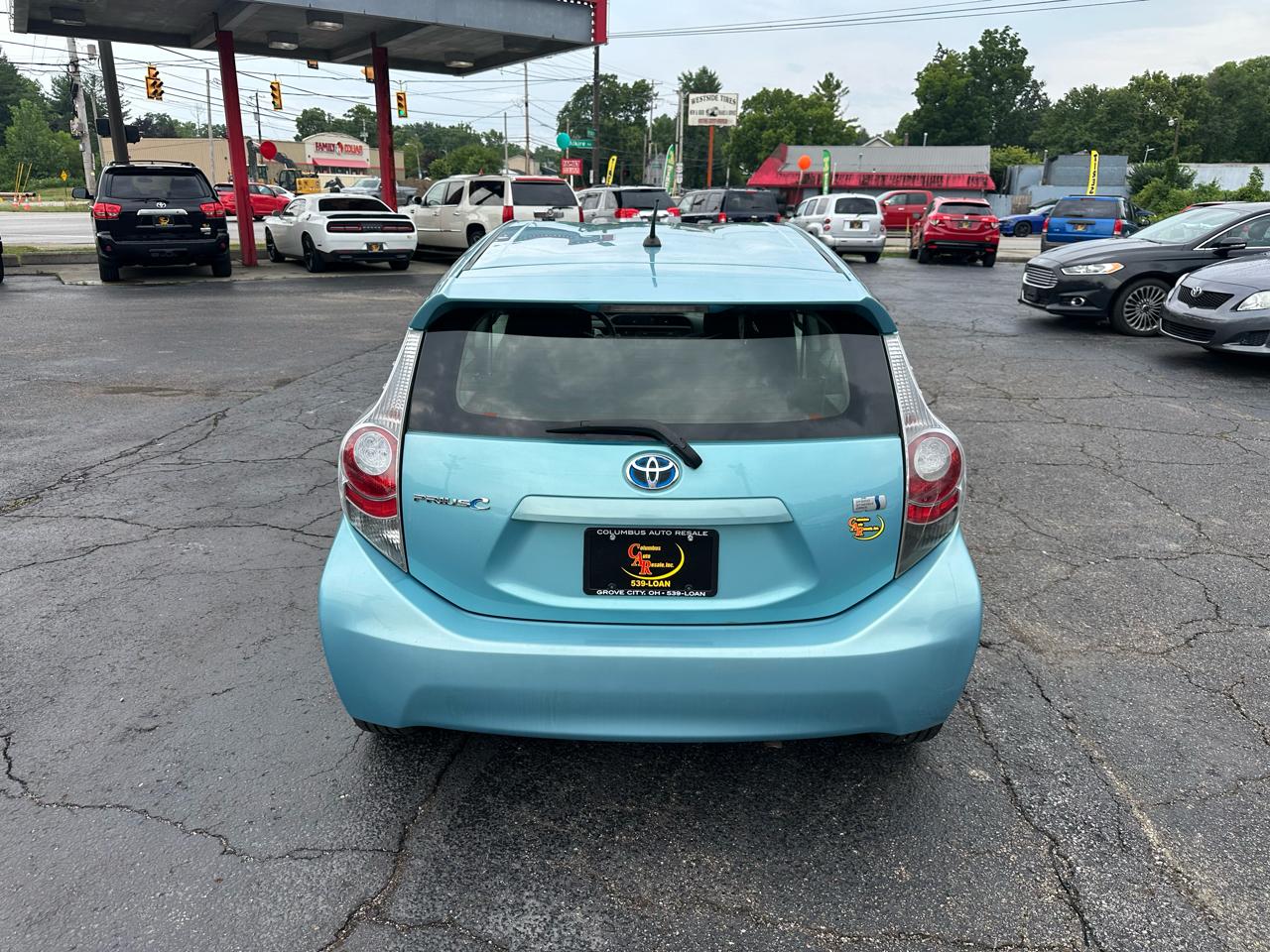 Toyota Prius c 5dr HB Three (Natl) 2013