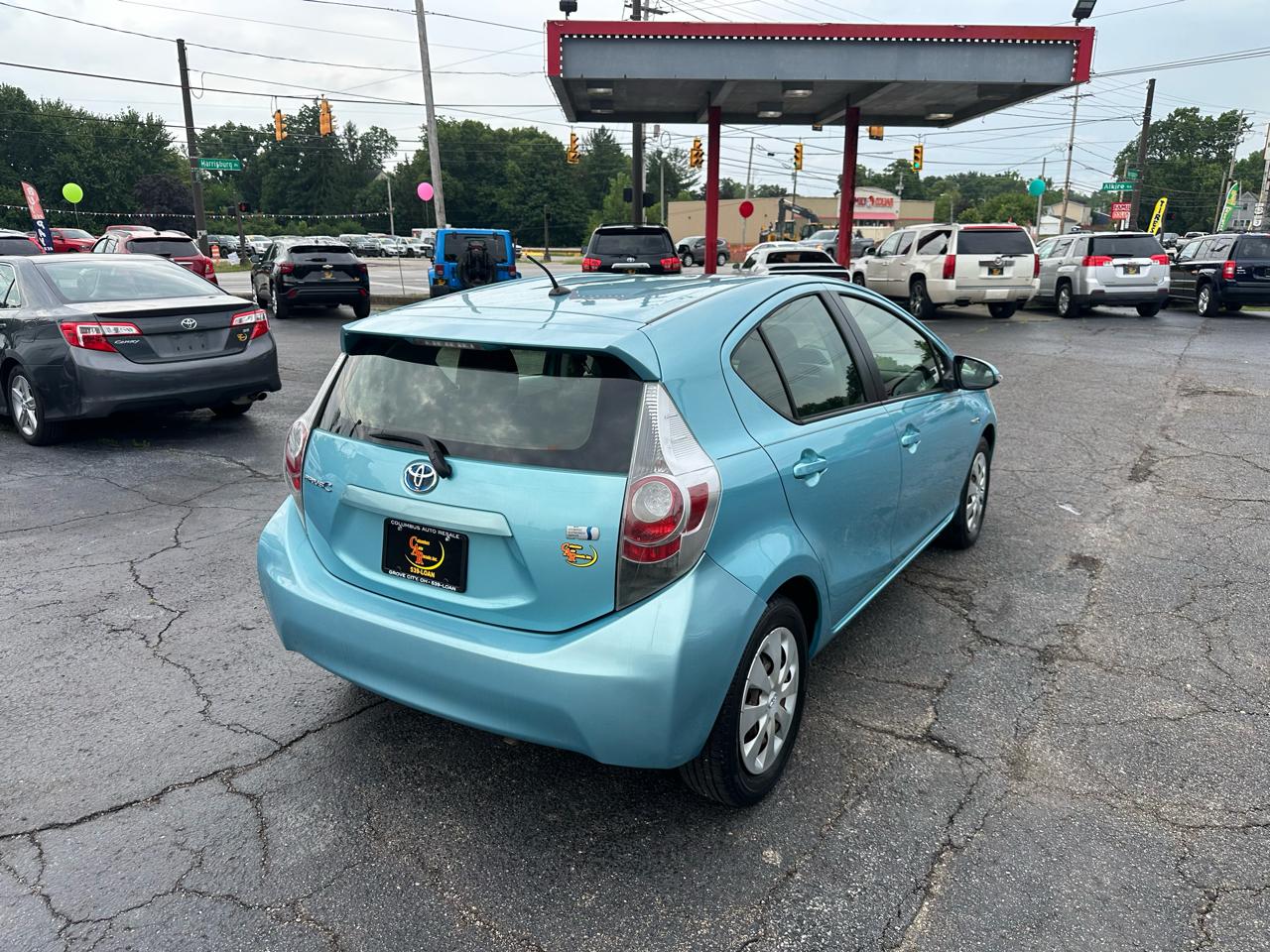 Toyota Prius c 5dr HB Three (Natl) 2013