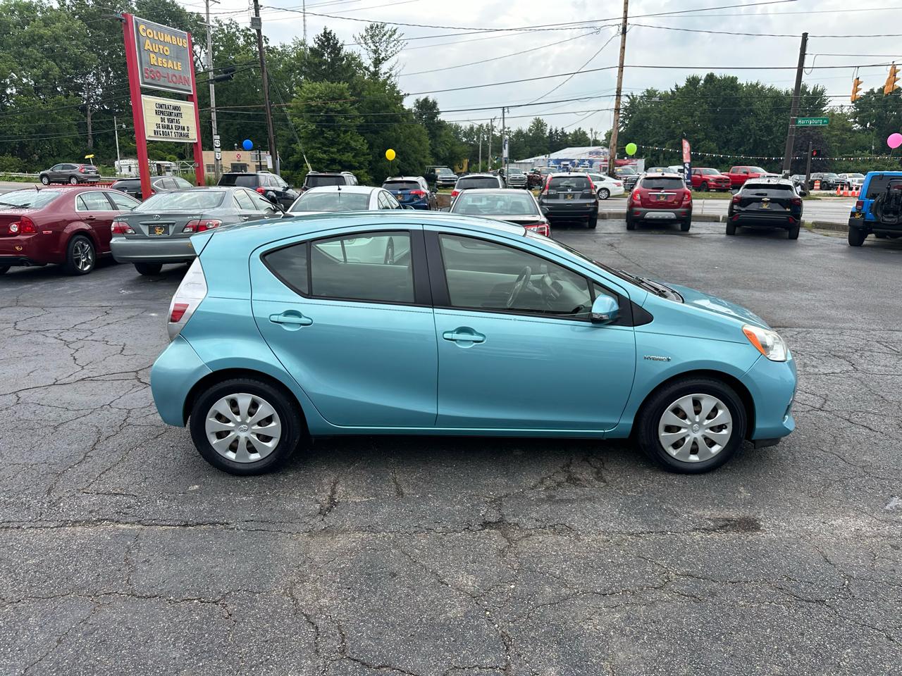 Toyota Prius c 5dr HB Three (Natl) 2013