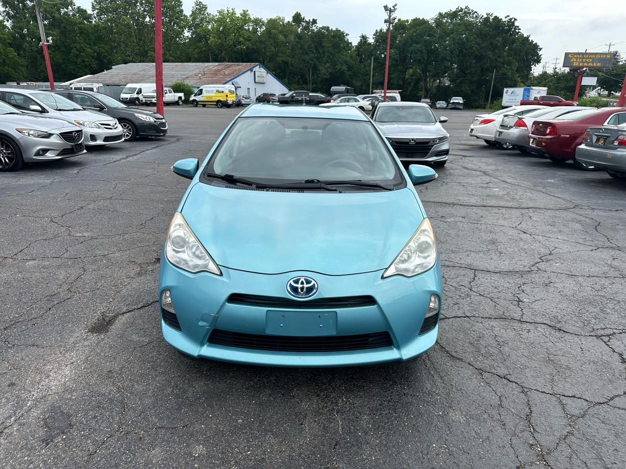 Toyota Prius c 5dr HB Three (Natl) 2013