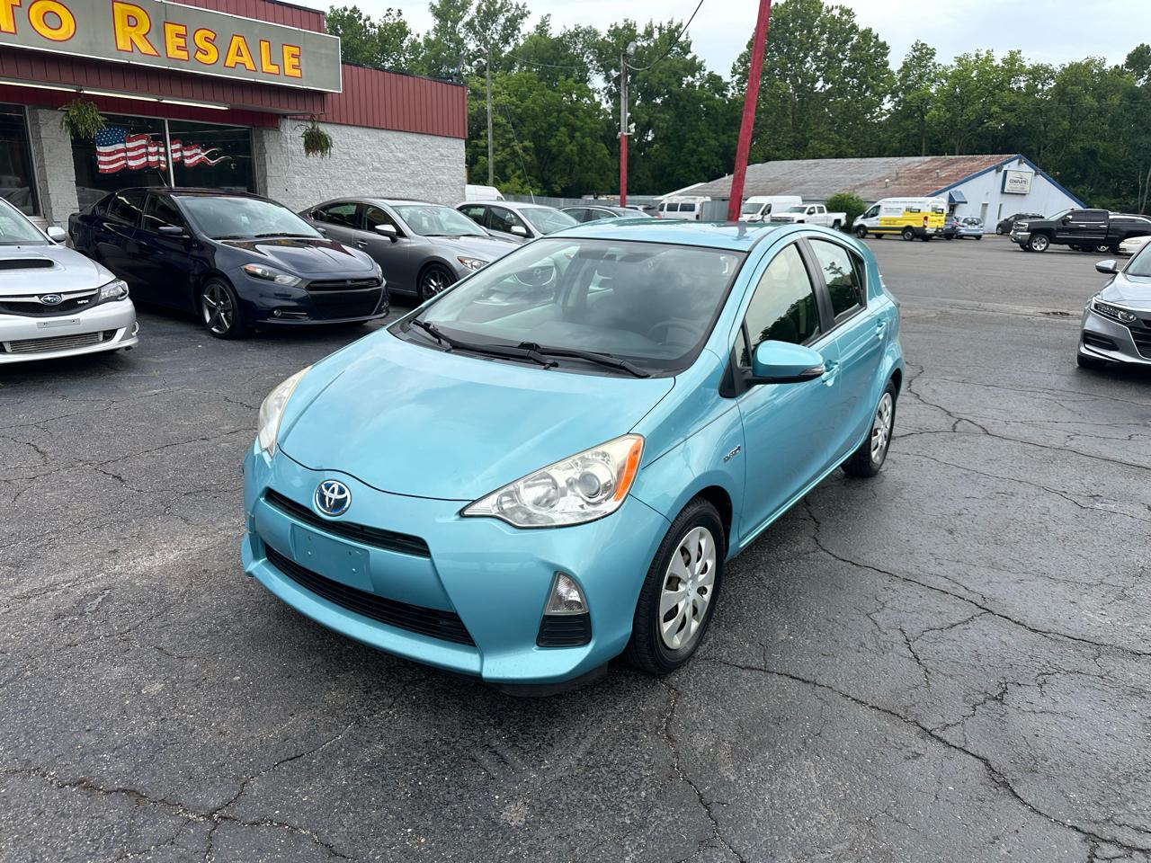Toyota Prius c 5dr HB Three (Natl) 2013