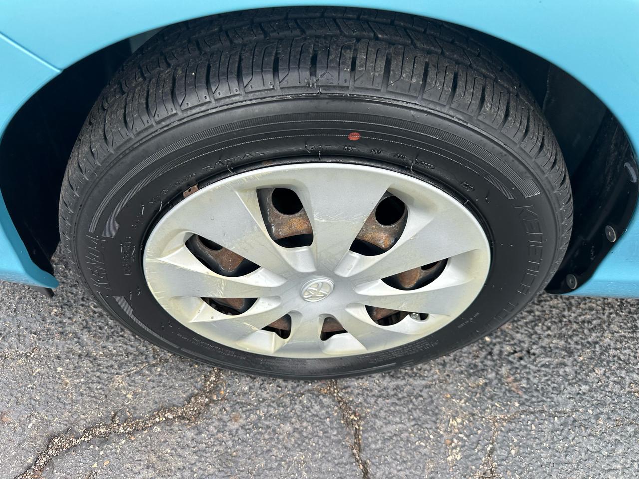 Toyota Prius c 5dr HB Three (Natl) 2013