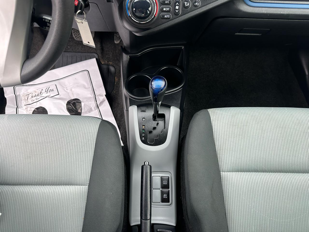 Toyota Prius c 5dr HB Three (Natl) 2013