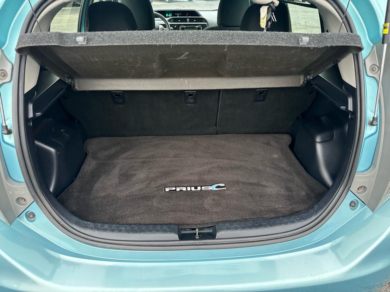 Toyota Prius c 5dr HB Three (Natl) 2013