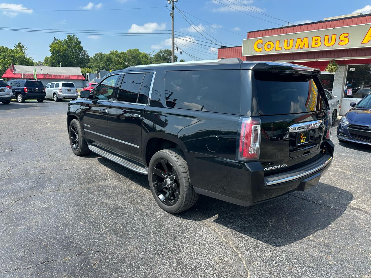 GMC Yukon XL 4WD 4dr Denali 2017