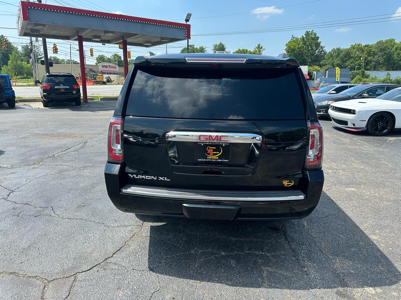 GMC Yukon XL 4WD 4dr Denali 2017
