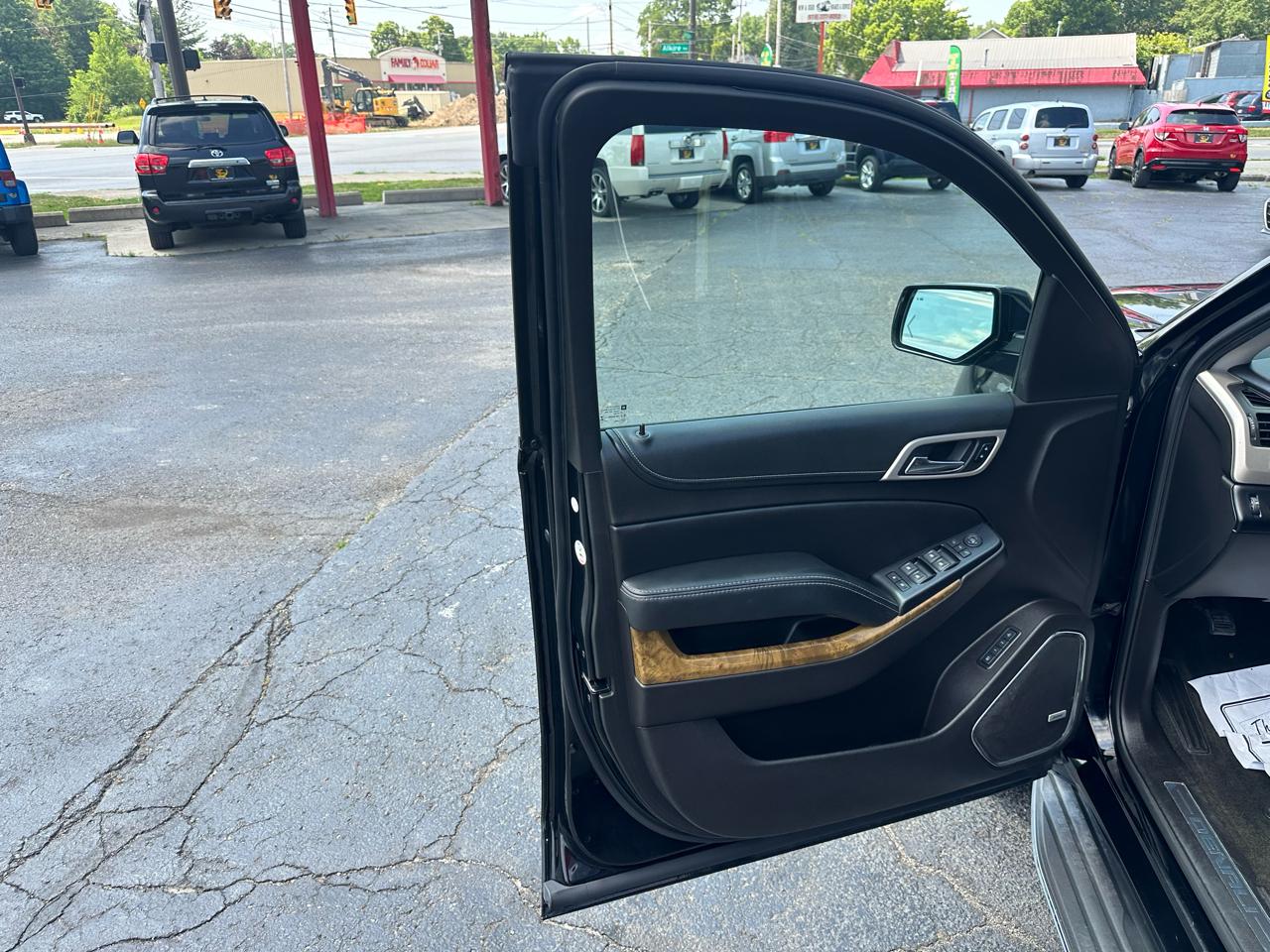 GMC Yukon XL 4WD 4dr Denali 2017