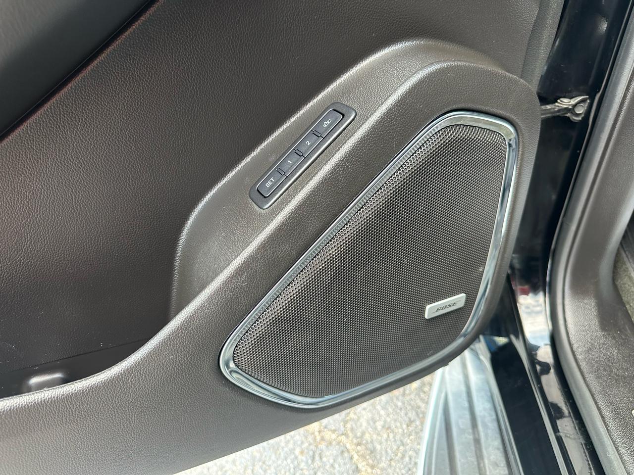 GMC Yukon XL 4WD 4dr Denali 2017