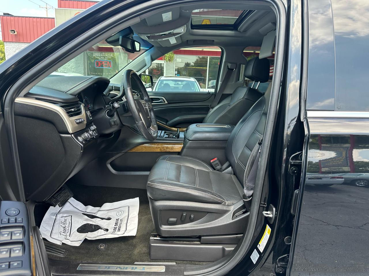GMC Yukon XL 4WD 4dr Denali 2017