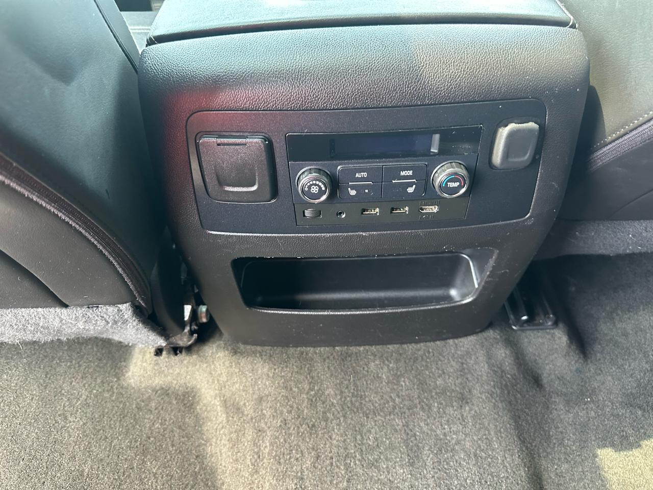 GMC Yukon XL 4WD 4dr Denali 2017