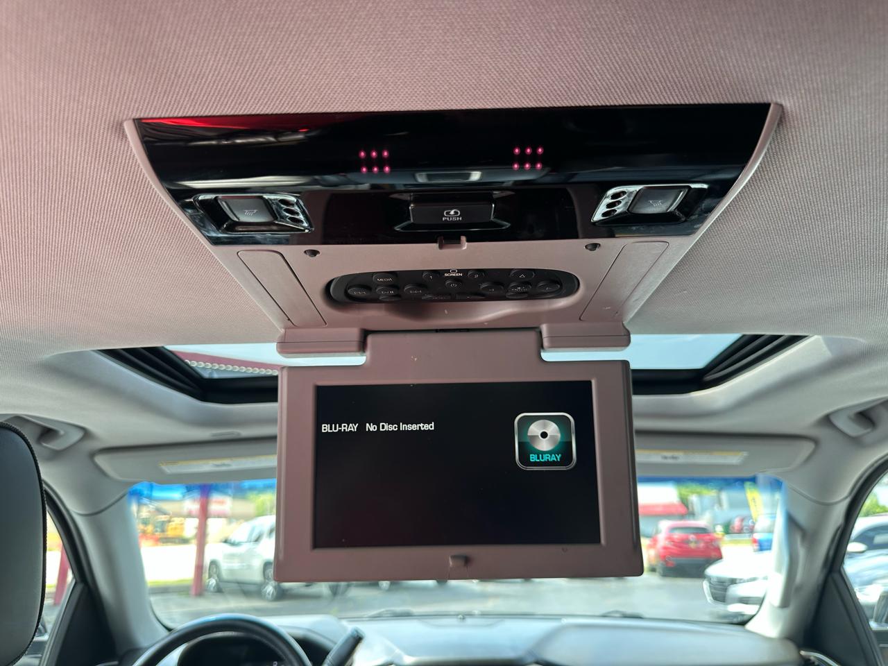 GMC Yukon XL 4WD 4dr Denali 2017